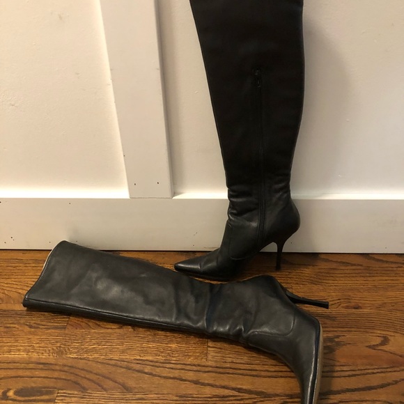 Thigh high black heel boots - Picture 3 of 3